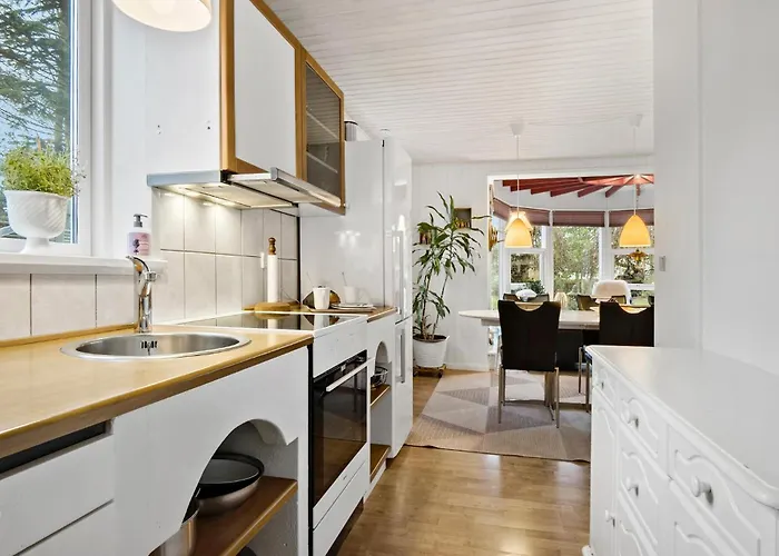 בית נופש Four-bedroom In